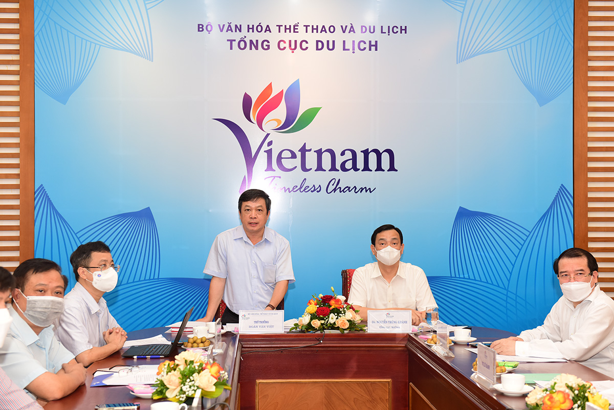 Thứ trưởng Đoàn Văn Việt chỉ đạo tại cuộc họp